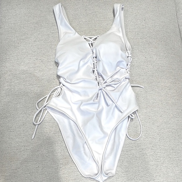 White One Piece Swimsuit Adjustable Tie Front Back & Sides - Worn 1x - Like New - Picture 6 of 6